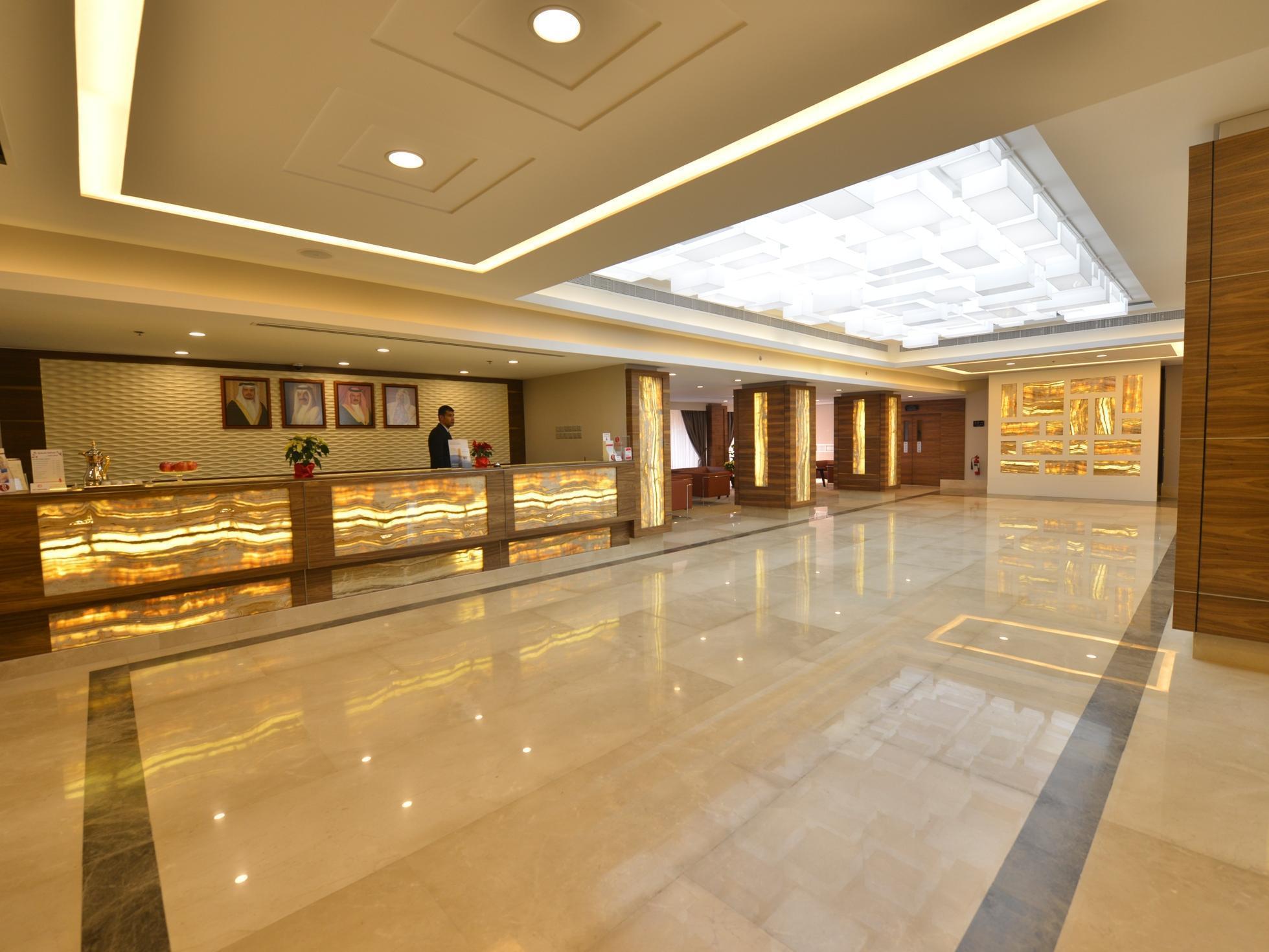 Ramada By Wyndham Bahrain Hotel Manama Exterior foto