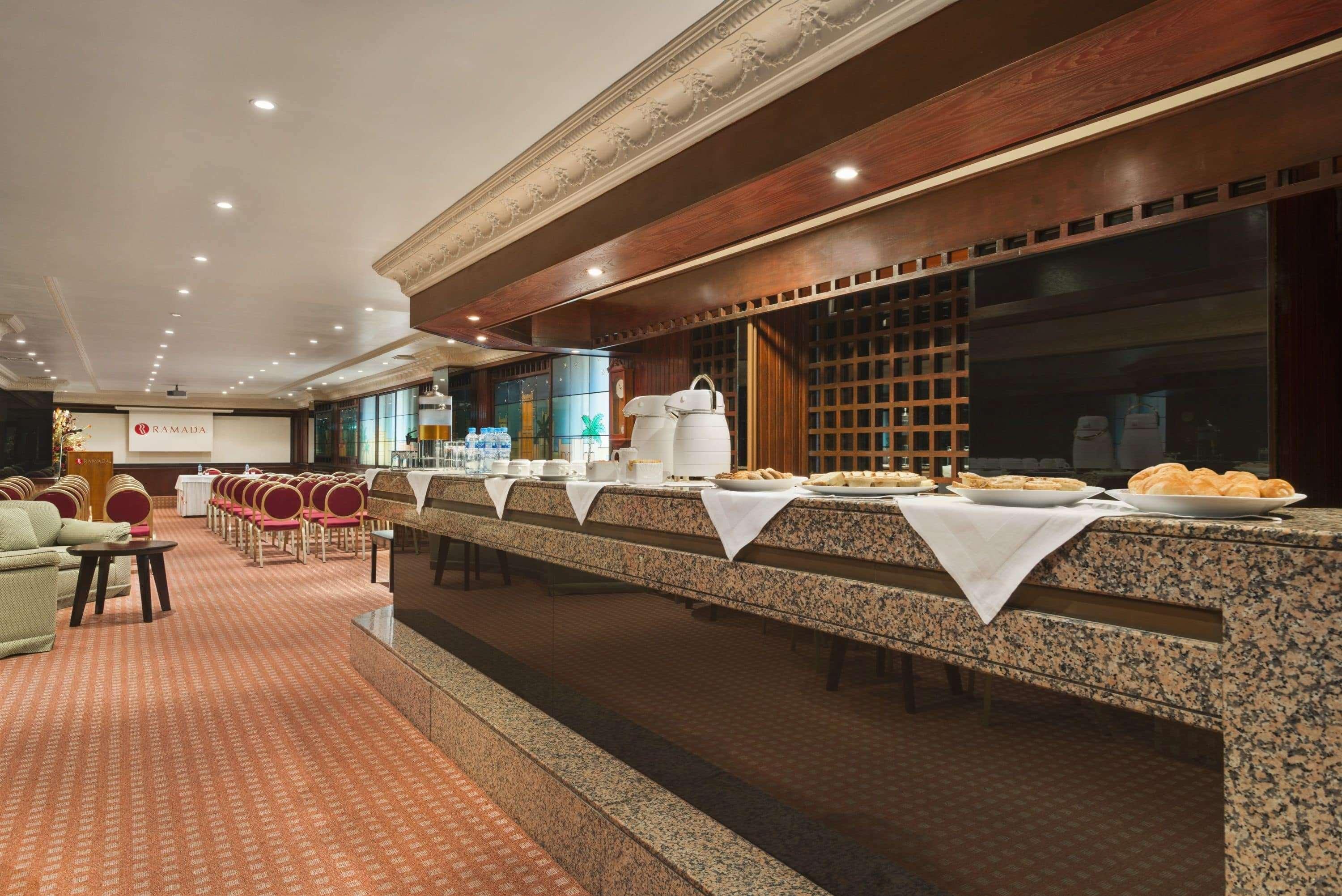 Ramada By Wyndham Bahrain Hotel Manama Exterior foto