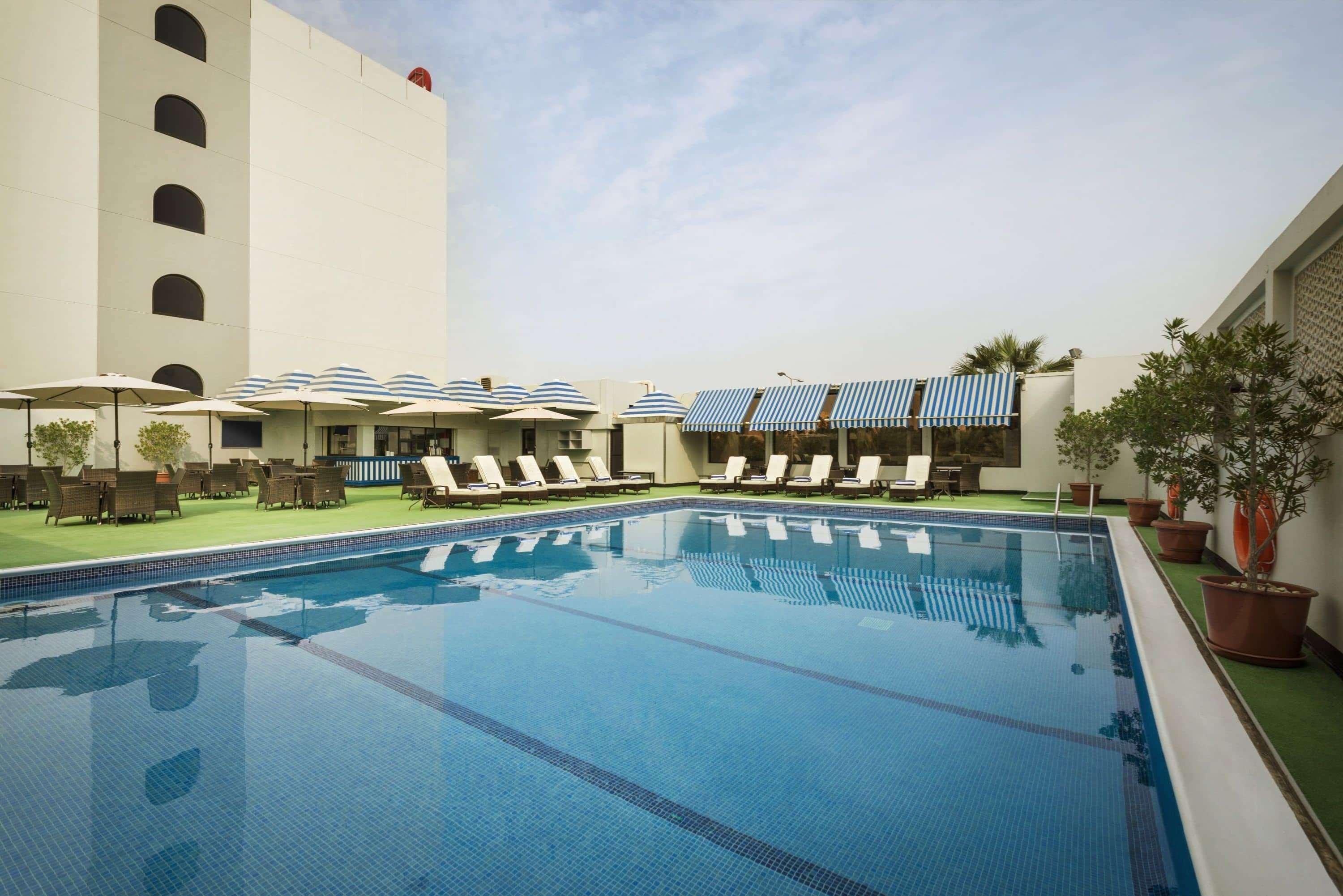 Ramada By Wyndham Bahrain Hotel Manama Exterior foto