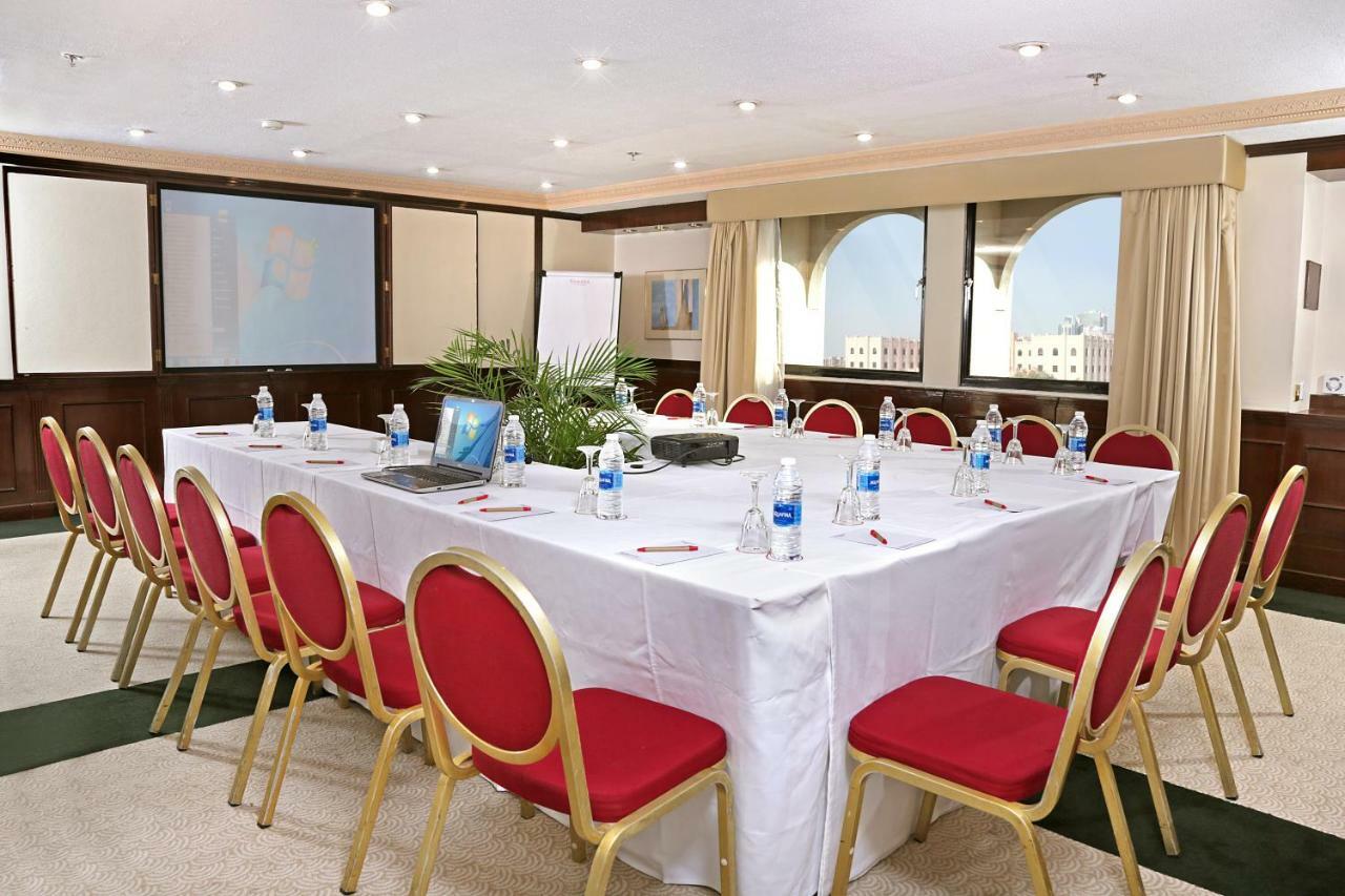 Ramada By Wyndham Bahrain Hotel Manama Exterior foto