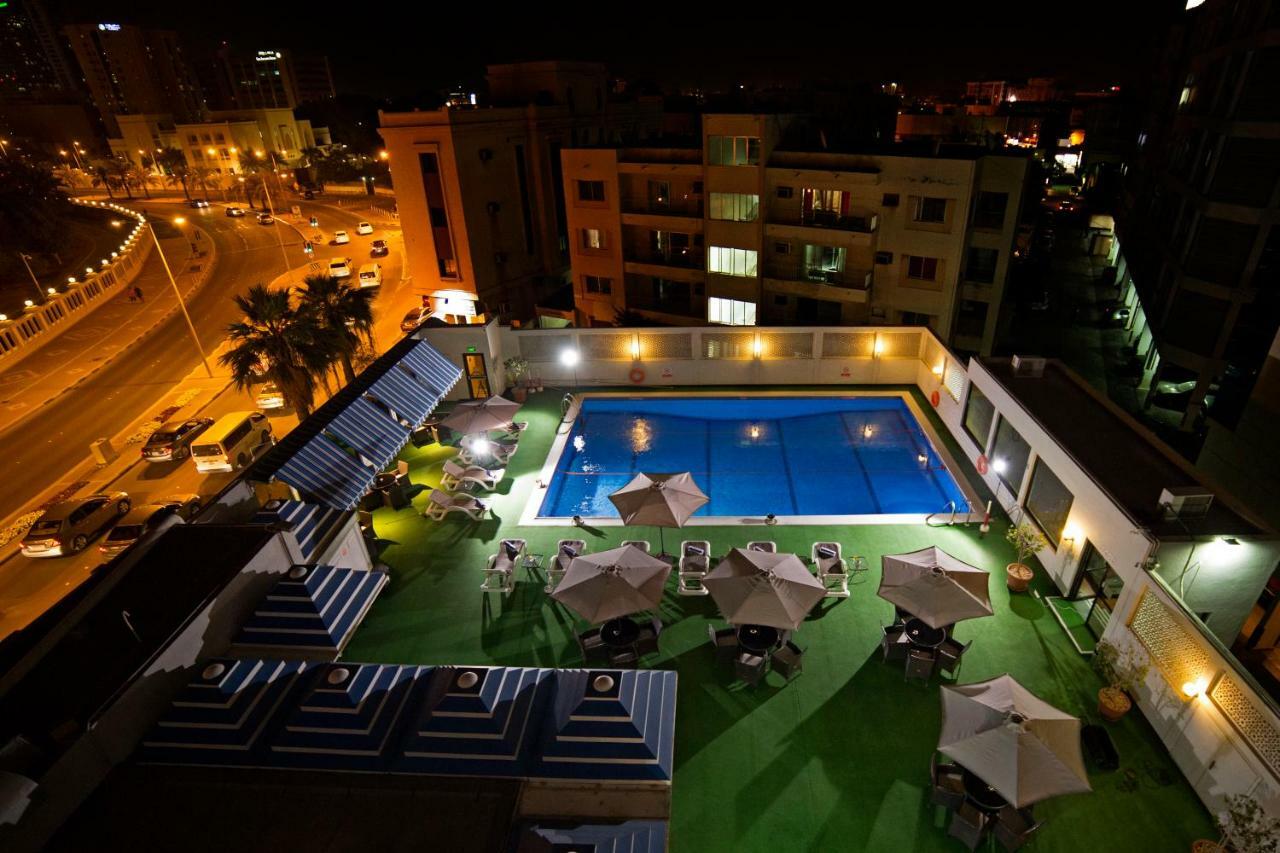 Ramada By Wyndham Bahrain Hotel Manama Exterior foto