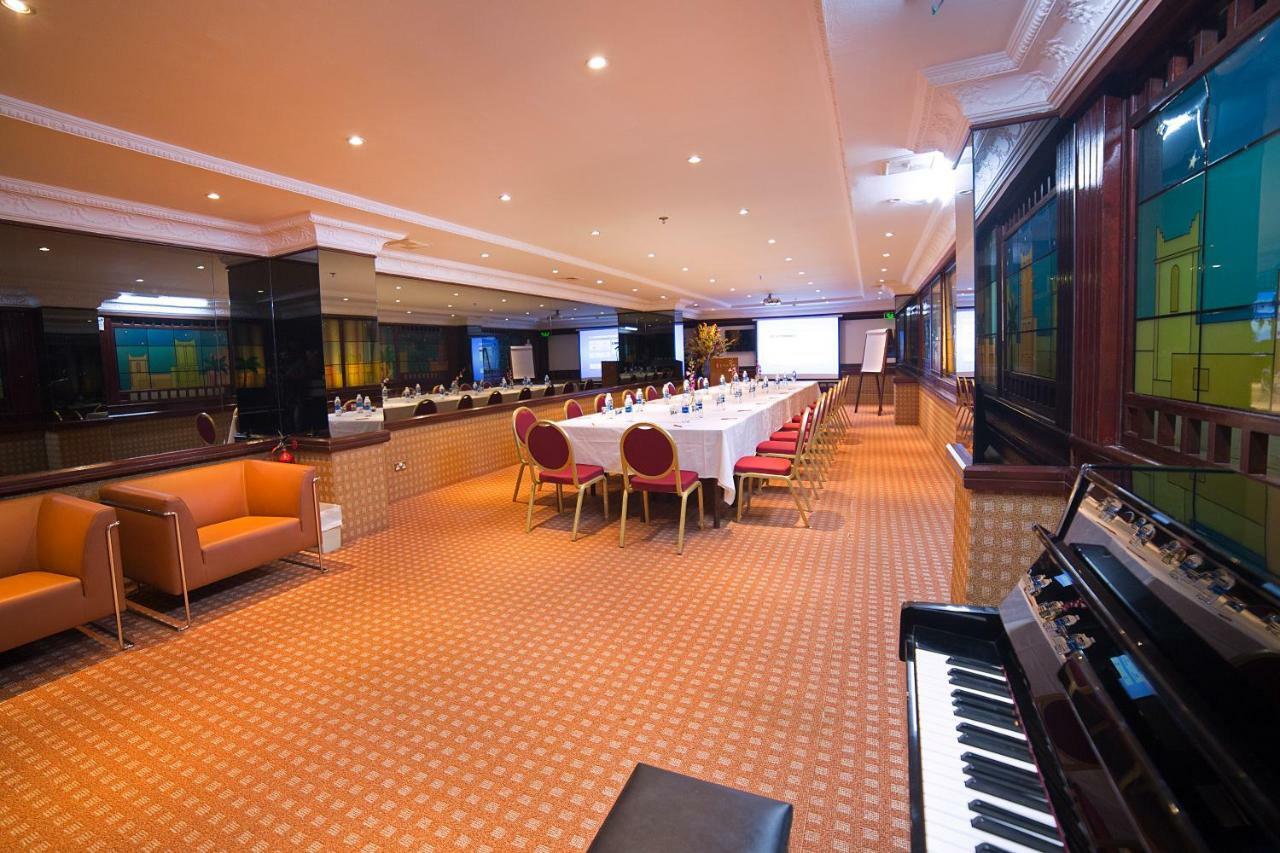 Ramada By Wyndham Bahrain Hotel Manama Exterior foto