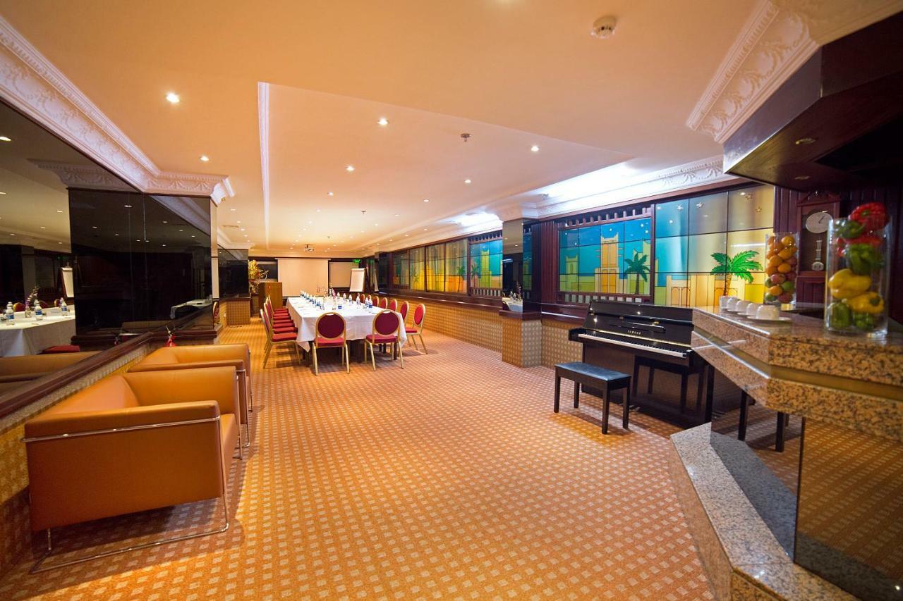Ramada By Wyndham Bahrain Hotel Manama Exterior foto