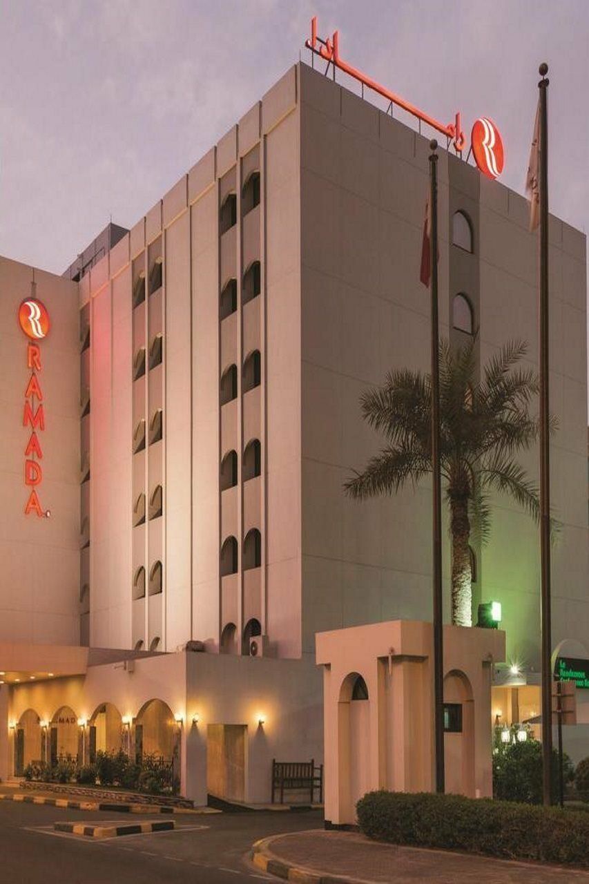 Ramada By Wyndham Bahrain Hotel Manama Exterior foto