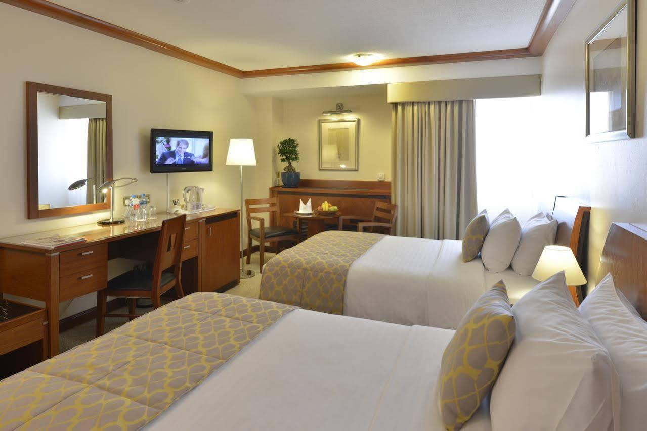Ramada By Wyndham Bahrain Hotel Manama Exterior foto